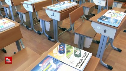 Ücretsiz dağıtılacak ders kitapları okul sıralarındaki yerini aldı