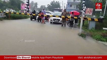 కామారెడ్డి- భిక్కనూర్‌ రూట్​లో భారీగా వరద - తేలియాడిన రైలు పట్టాలు