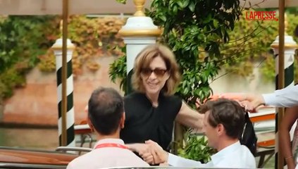 Venezia 82, l'arrivo in barca della giuria per la conferenza stampa