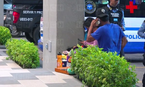 Pickup se estrella con poste y sus ocupantes resultan ilesos | Móvil Emergencia TGU