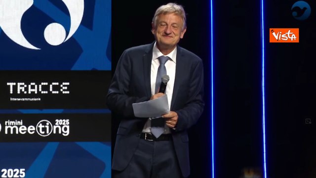 Standing ovation al Meeting di Rimini, Meloni si commuove