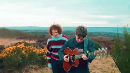 Seafret - Wait (Oficial Music Video)