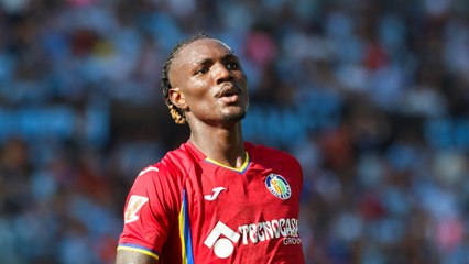 Christantus Uche pone en un aprieto al Getafe: está más cerca de quedarse que de salir y complica la inscripción de seis jugadores