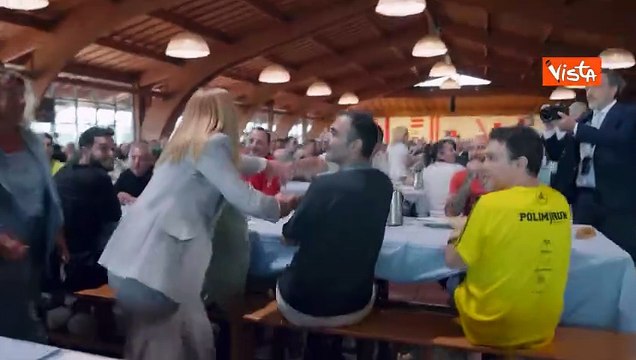 Giorgia Meloni accolta dagli applausi a San Patrignano: Sono io a dover imparare qualcosa da voi
