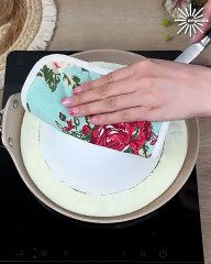 Turning eggs into breakfast masterpieces🍳