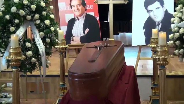 Sus canciones, lágrimas y mucha emoción en la multitudinaria despedida de Manuel de la Calva