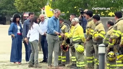 Varios brigadistas de Castilla y León niegan el saludo a Mañueco en su visita con los reyes