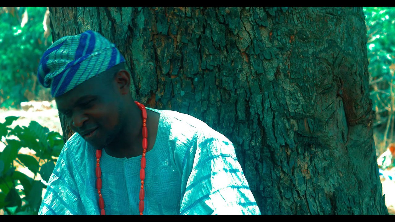 Adebisi Ibrahim _tgd on set of EMPTY THRONE watchout