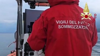 Dorio, ora c'è anche il Rov per cercare il papà eroe: il maltempo ostacola le operazioni