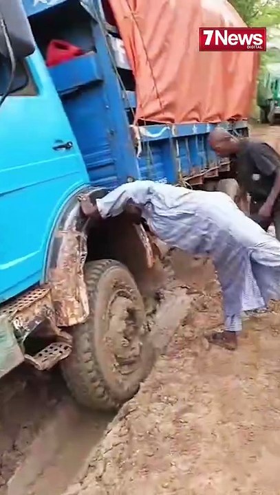 LES ROUTES IMPOSSIBLES DES ANNÉES BIYA