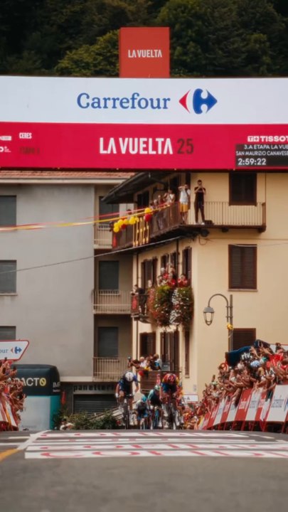 🔥 Vuelta 2025 – Étape 3 🔥Incroyable victoire de David Gaudu ! 🚵‍♂️💥 Dans le dernier virage, le Français surprend Mads Pedersen et s’impose au sprint ✨ Première victoire en Grand Tour depuis 2020 et… le Maillot rouge !