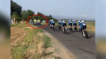 Una protesta a favor de Palestina corta el paso al equipo israelí en La Vuelta de Figueres (Girona)
