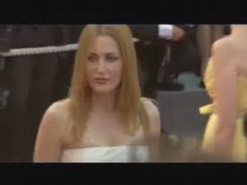 Gillian Anderson à Cannes sur le tapis rouge.