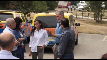 I reali di Spagna visitano le zone devastate dagli incendi nel nord-ovest