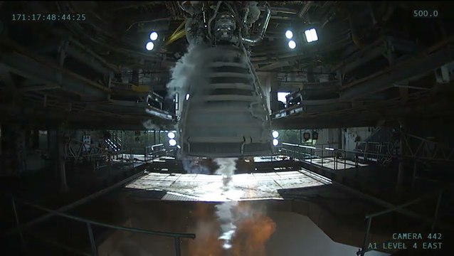 NASA Fires Up RS-25 Artemis Moon Rocket Engine Test For 500 Seconds