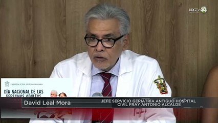 Hay adultos mayores al cuidado de personas más grandes que ellos