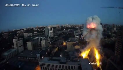 אין שלום: רוסיה תקפה את קייב בטילים ובמל"טים