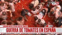 Nueva edición de la Tomatina convoca a miles de personas en Valencia