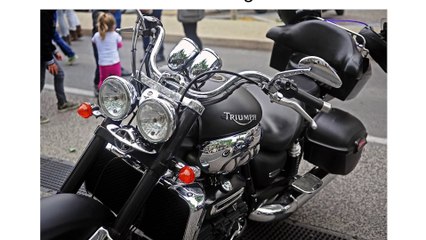 Classic vs Modern - My Experience Switching from a Vintage Triumph to a Ducati Panigale