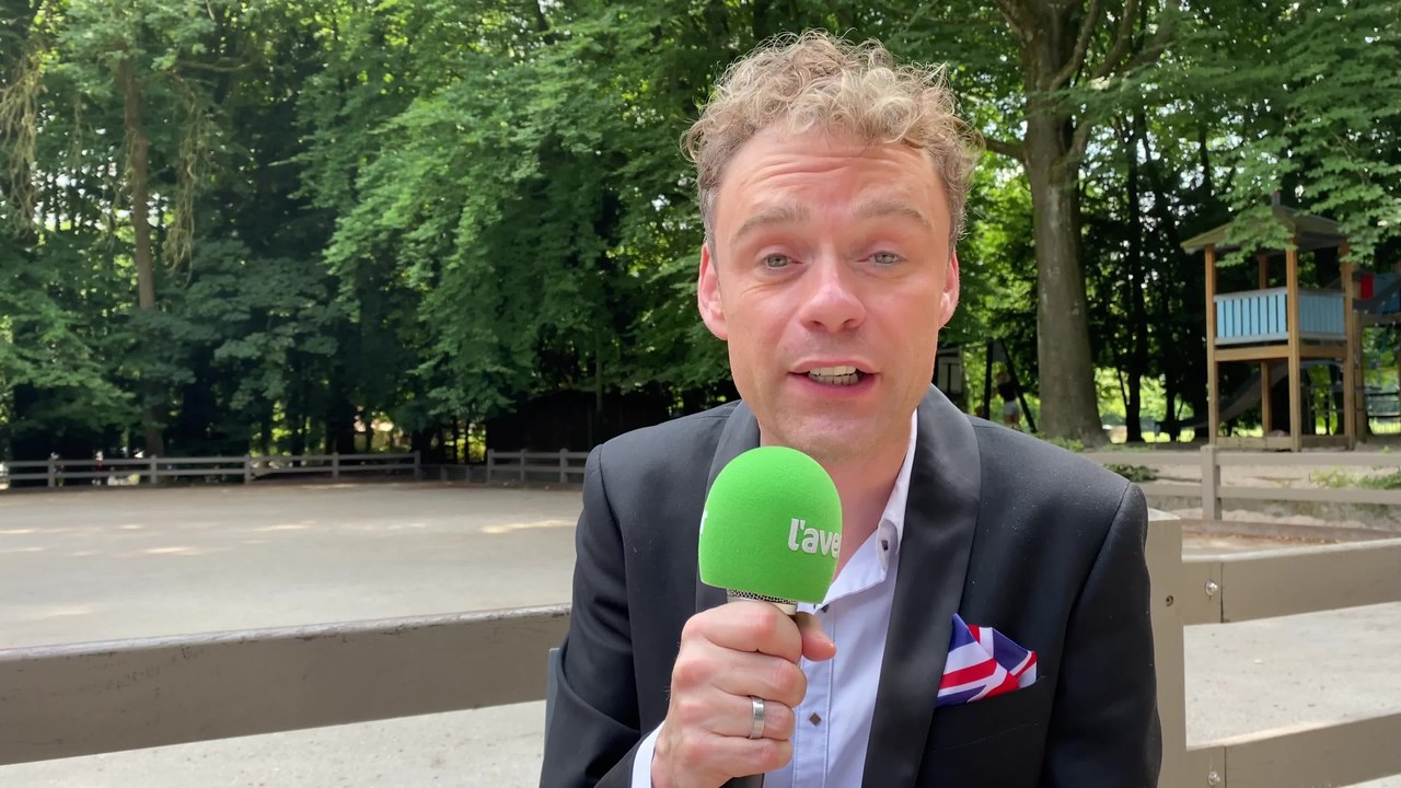 "Donnez-nous de belles histoires à raconter": le message d'un célèbre chroniqueur royal au roi Philippe et à la reine Mathilde