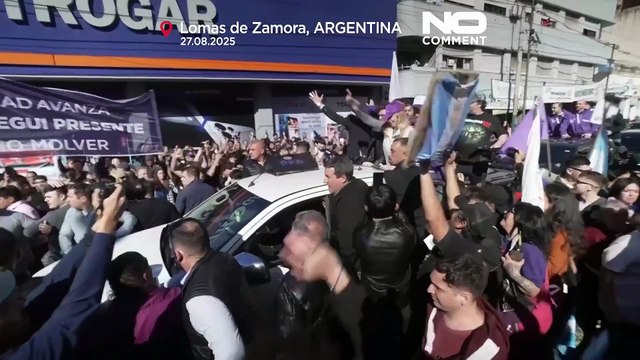 Lanzan piedras a presidente argentino Milei, durante un mitin en Buenos Aires