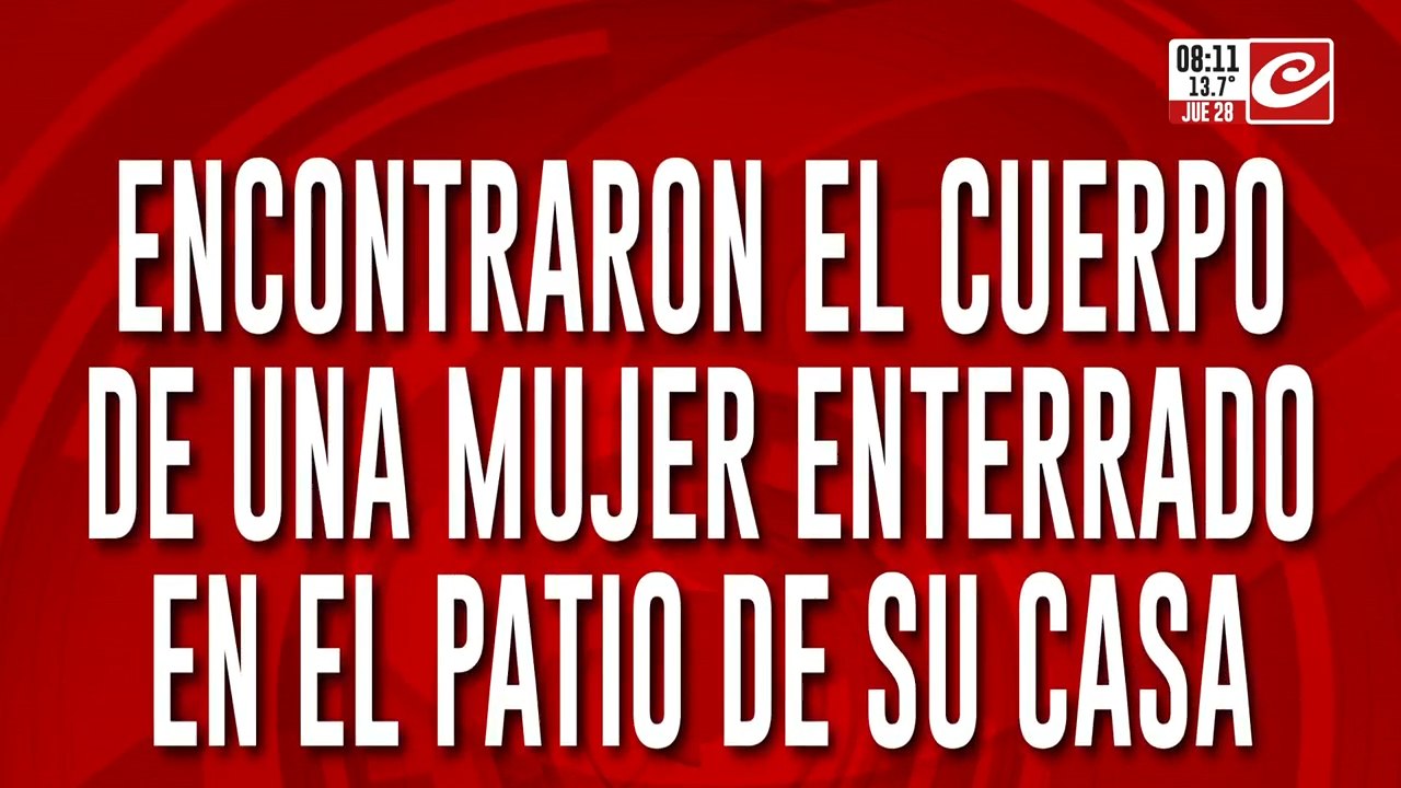 Encontraron el cuerpo de una mujer enterrado en el patio de su propia casa
