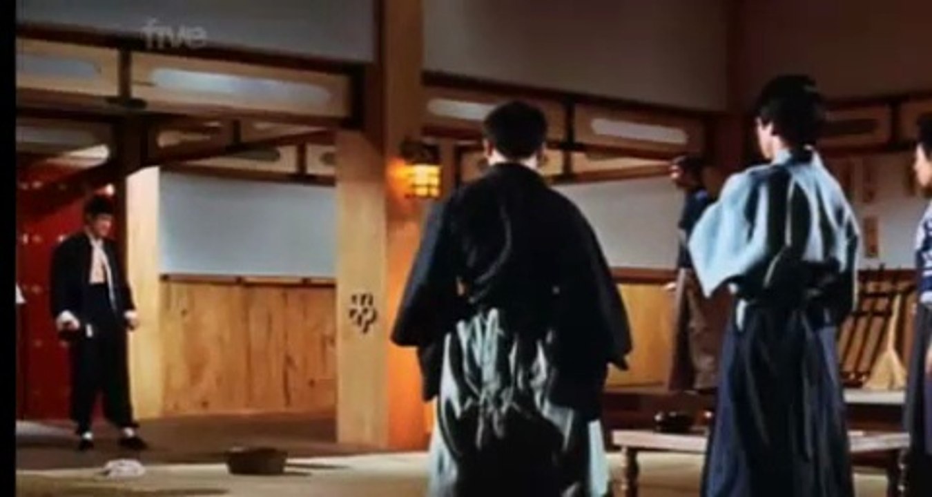 Fist of Fury - Bruce Lee final fight clip