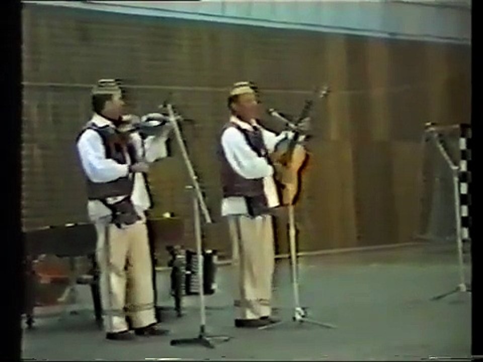 Fratii Petreus - LIVE - Usurel is ca si-un pai - 1989