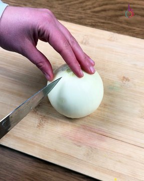 Chopping onions like a pro 🧅