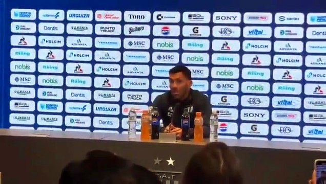 Carlos Tévez, en conferencia de prensa, se refirió a su relación con el presidente de Talleres