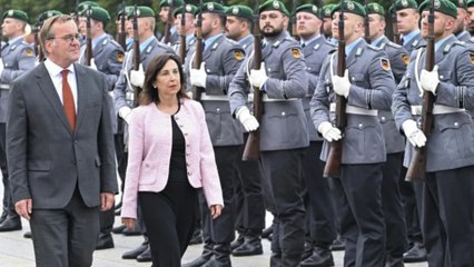 Robles reitera su apoyo al modelo de ejército profesional en España