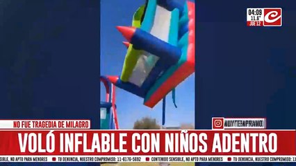 Pánico por inflable que sale despedido con varios niños adentro