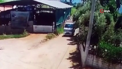 Aydın’da çöp toplama aracından düşen işçi ağır yaralandı: Düşme anı kamerada