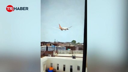 Hindistan'da uçağın düşme anı kamerada
