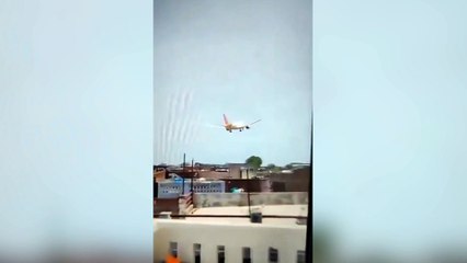 Se estrella un avión con 242 pasajeros al despegar en la India