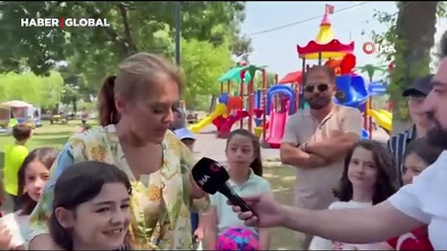 Sahnede sorun yaşadığı iddia edilmişti! Demet Akalın'dan minik hayranına jest
