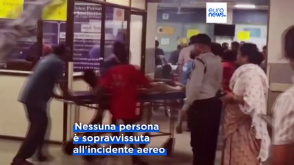 India, aereo precipita dopo il decollo da Ahmedabad: almeno 241 morti