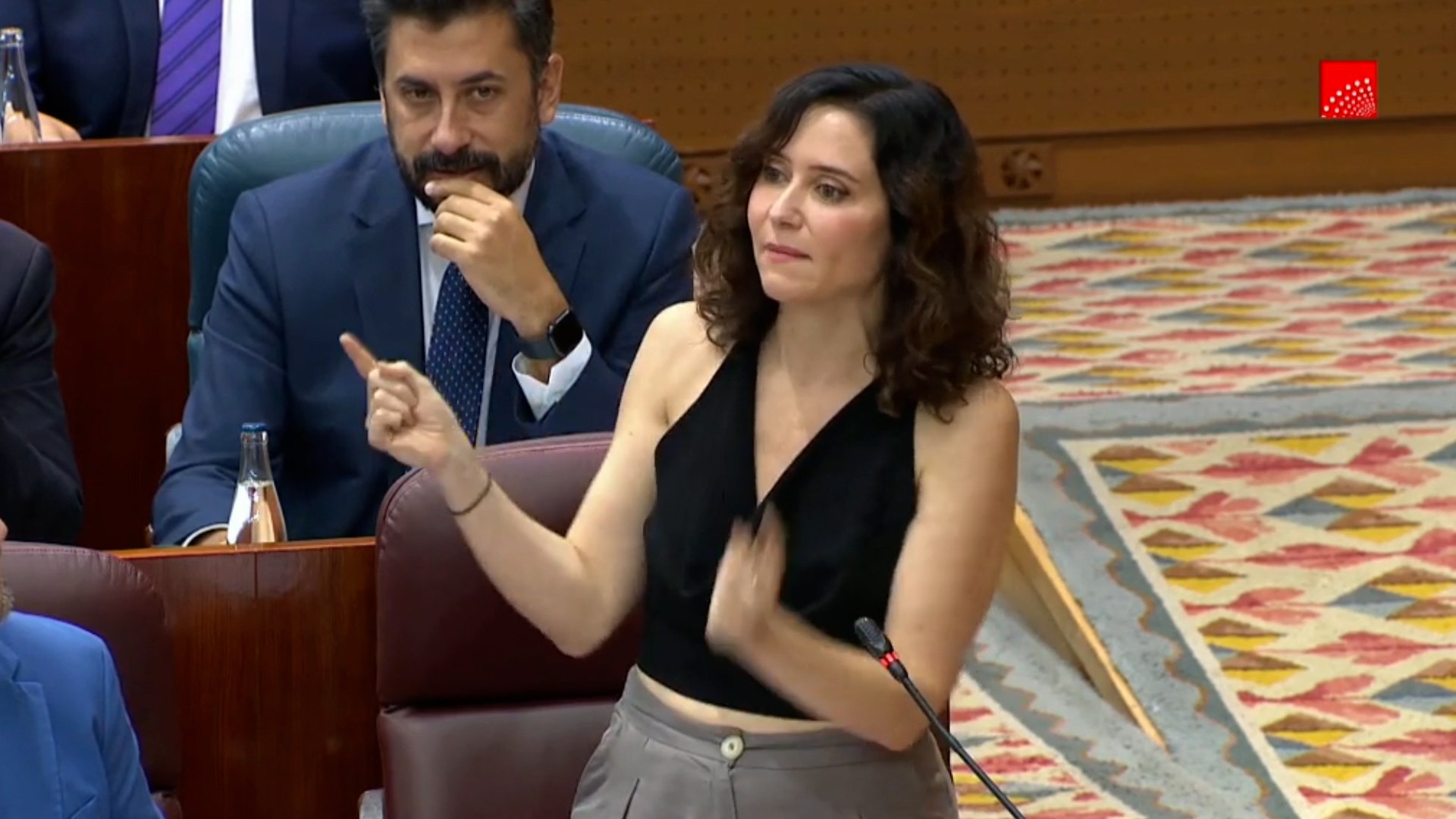 Ayuso: "Vaya noche han pasado de encierro en la Moncloa, señores" | España