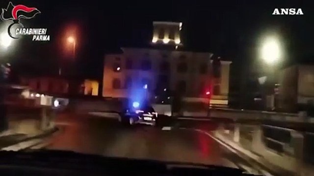 Parma, rogo in appartamento: madre e figlio salvati in extremis