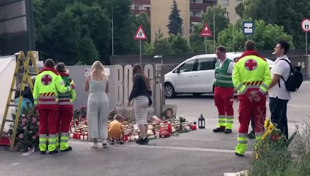 Strage di Graz, candele e fiori in memoria delle vittime