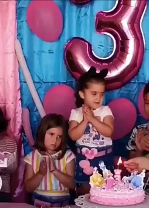 Briefly about female friendship 😂