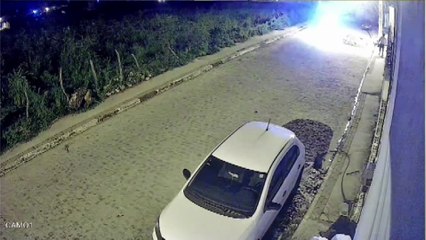 Vídeo mostra chegada e fuga do autor do atentado contra vereador no interior de Alagoas