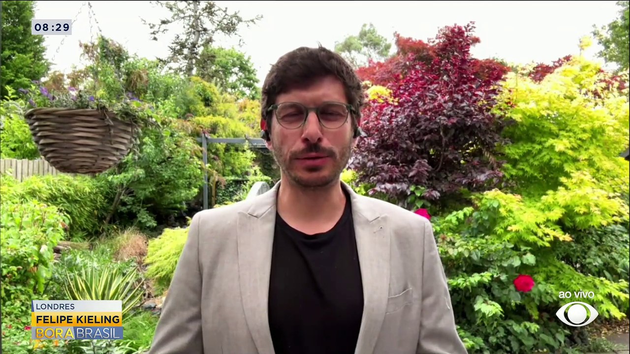 Avião com mais de 240 pessoas caiu na Índia 1 minuto após decolagem