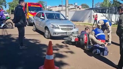Mulher fica ferida após colisão com carro no Bairro Floresta