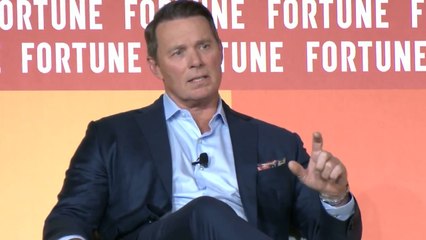 Chipotle CEO trains at the gym every morning with Starbucks CEO