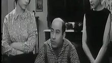 BLACK & WHITE -- MYRON __ '''Ο ΘΥΡΩΡΟΣ'''  -- Είδος: Κωμωδία  Σκηνοθεσία: Ερρίκος Θαλασσινός  Σενάριο: Ναπολέων Ελευθερίου  Φωτογραφία: Παύλος Φιλίππου  Εταιρία παραγωγής: ΘΒ Ταινίες γέλιου  Ηθοποιοί: Θανάσης Βέγγος (Πολύδωρος Λαγός) , Σούλη Σαμπάχ...