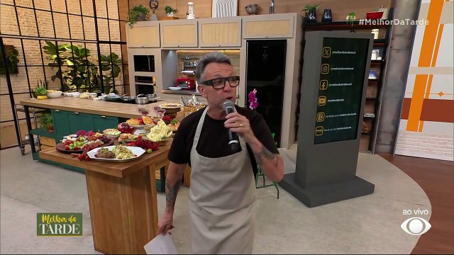 Neto invade o Melhor da Tarde, exalta estrutura da Band e apresenta Pâmela Lucciola | Melhor da Tarde