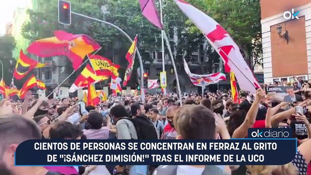 Cientos de personas se concentran en Ferraz al grito de ¡Sánchez dimisión! tras el informe de la UCO