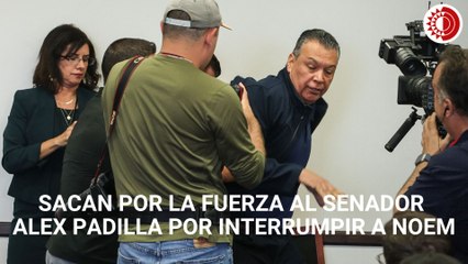 Sacan por la fuerza al senador Alex Padilla por interrumpir discurso de Kristi Noem