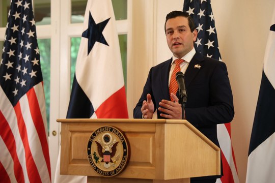 Embajador Cabrera reafirma cooperación con Panamá pese a diferencias sobre las antenas
